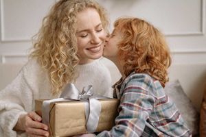 Що Подарувати Мамі на День Матері: 30 Душевних Ідей фото