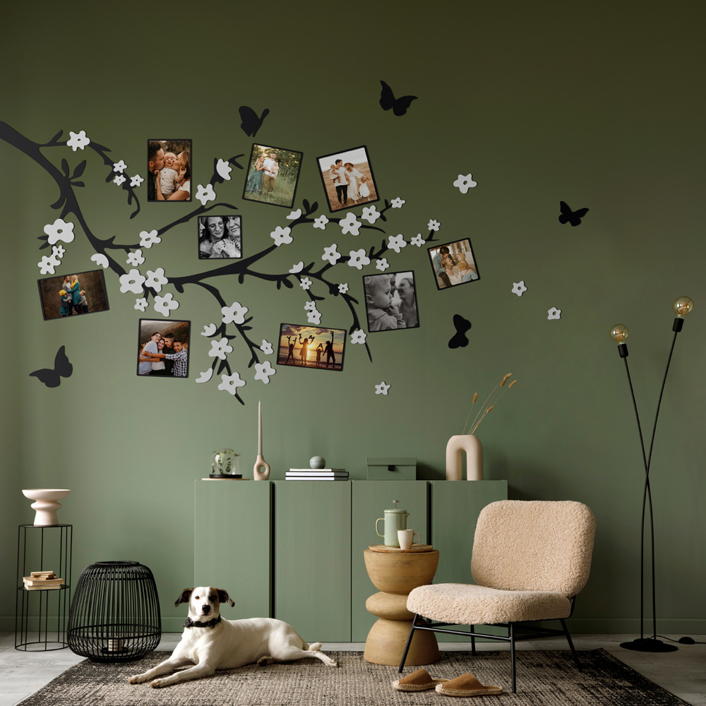Сімейне дерево з метеликами та квітами білого кольору  - зображення №1